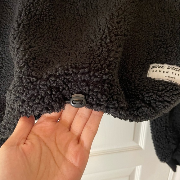 H&M Divided One Vision Black Fuzzy Quarter Zip Small - Picture 2 of 5